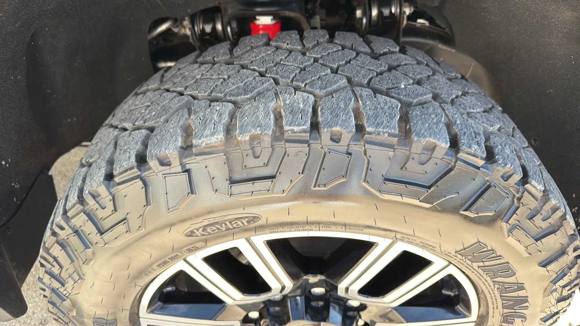 Used 2020 GMC Sierra 2500 AT4 w/ Technology Package AWD/4WD image 19