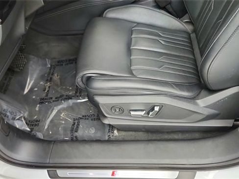 Used 2023 Audi e-tron S Prestige w/ Prestige Package image 33