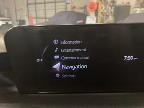 Used 2019 MAZDA MAZDA3 Hatchback w/ Premium Package FWD image 28