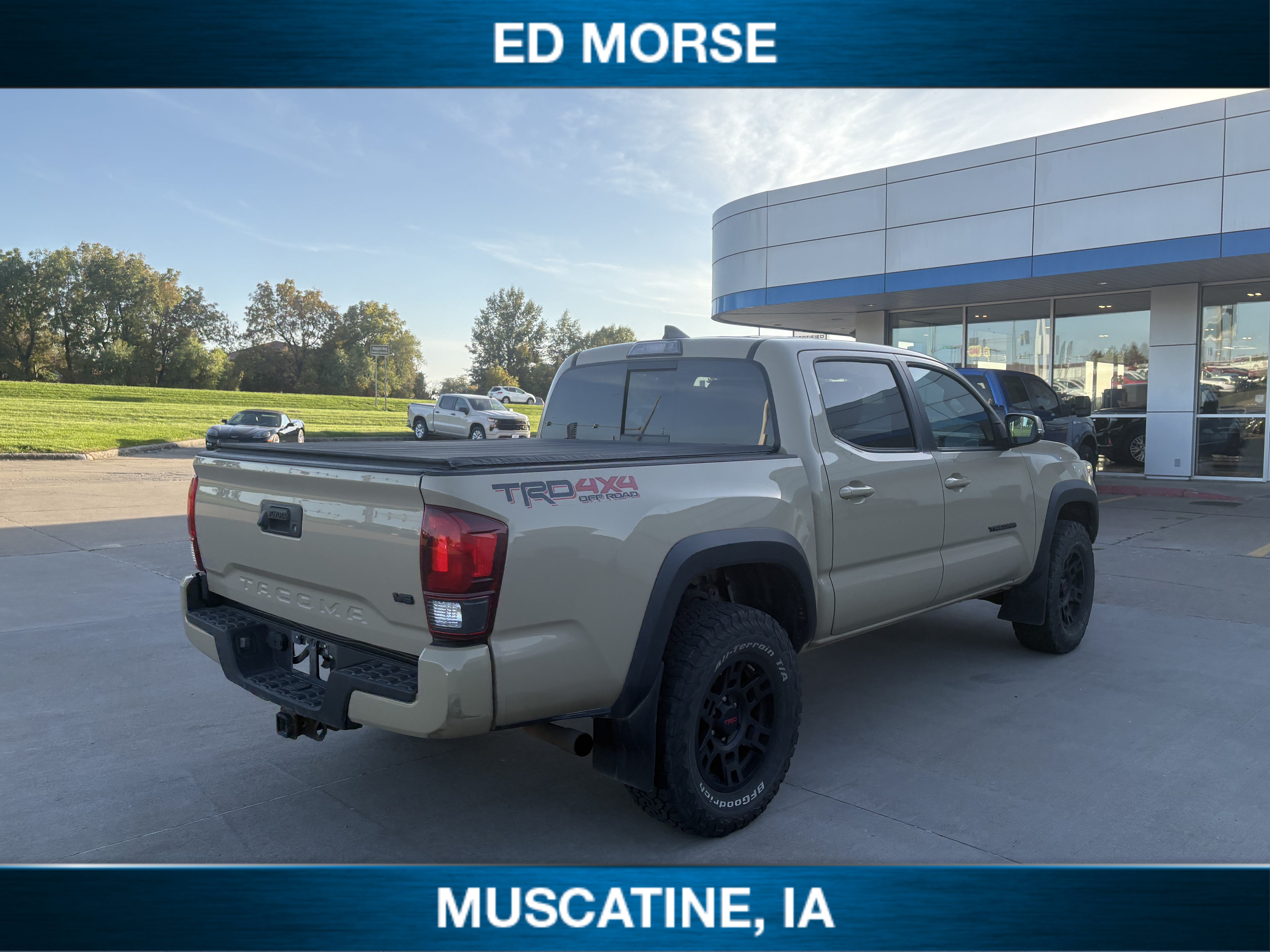 Used 2018 Toyota Tacoma TRD Off-Road AWD/4WD image 5