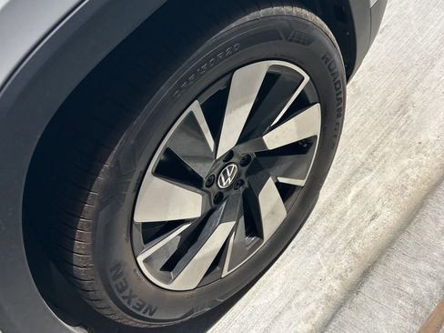 Used 2026 Volkswagen Atlas Cross Sport SE image 16