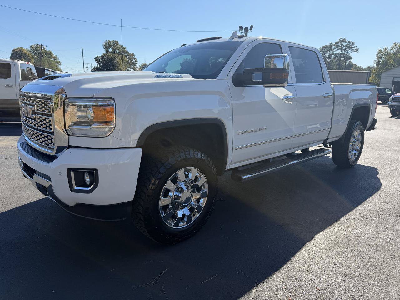 Used 2019 GMC Sierra 2500 Denali w/ Duramax Plus Package AWD/4WD image 8