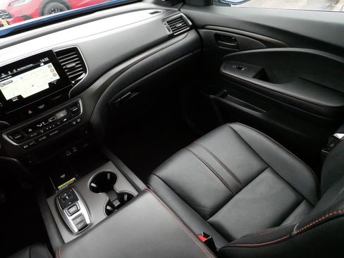 Used 2024 Honda Passport TrailSport image 11