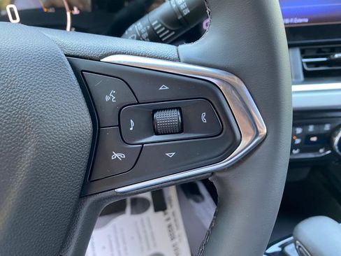 Used 2025 Chevrolet Trax LT w/ Driver Confidence Package image 58