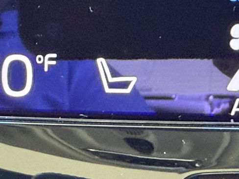 Certified 2022 Volvo S60 B5 Momentum w/ Premium Package image 23