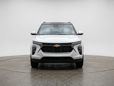 Used 2025 Chevrolet TrailBlazer LT image 2