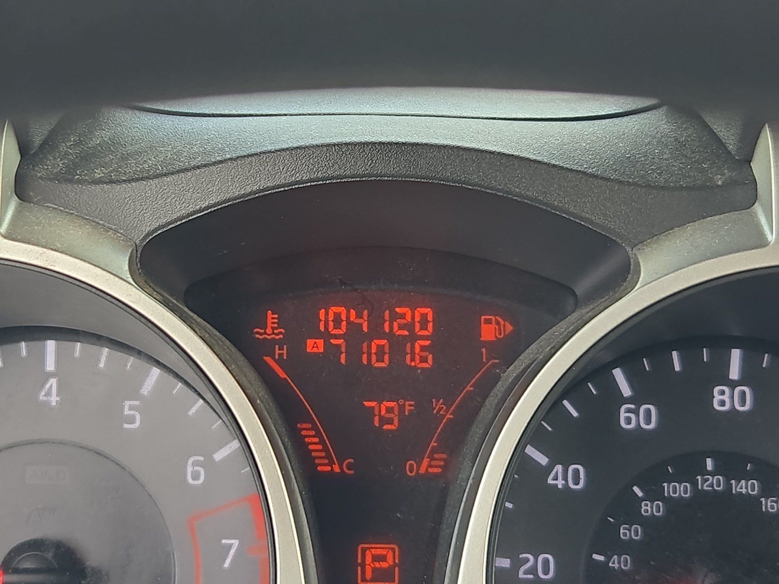 Used 2014 Nissan Juke S FWD image 24