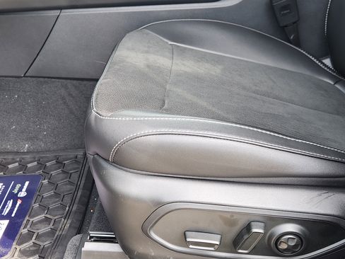 New 2026 Jeep Grand Cherokee L 4WD image 18
