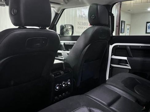 Used 2020 Land Rover Defender 110 SE AWD/4WD image 12