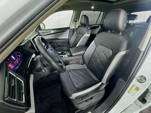 Used 2024 Volkswagen Atlas Peak Edition SEL image 22