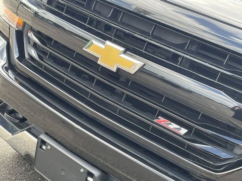 Used 2018 Chevrolet Silverado 1500 LT w/ All Star Edition AWD/4WD image 31