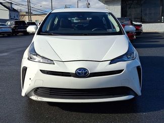 Used 2022 Toyota Prius L Eco video 2