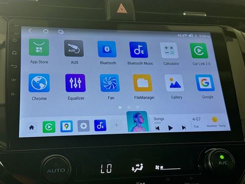 Used 2020 Toyota Camry SE image 17