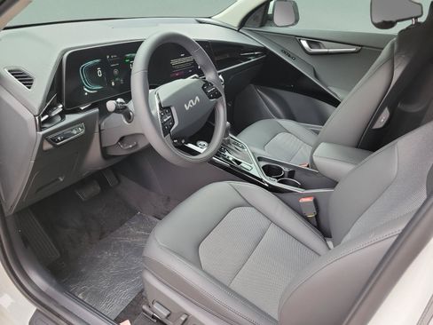 New 2026 Kia Niro EX FWD image 14