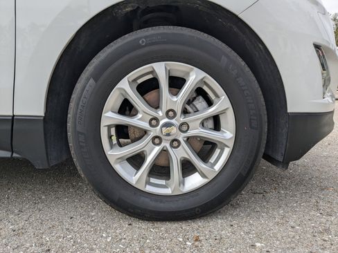 Used 2021 Chevrolet Equinox LT FWD image 11