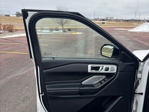 Used 2020 Ford Explorer ST w/ ST Street Pack image 4