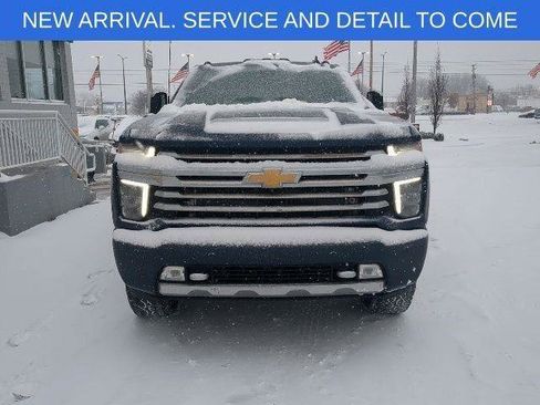Used 2022 Chevrolet Silverado 2500 High Country w/ Z71 Off-Road Package image 12