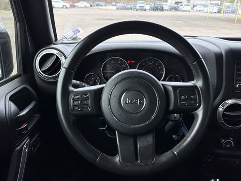 Used 2017 Jeep Wrangler Unlimited Sahara w/ Max Tow Package image 16