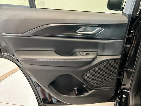 New 2026 Jeep Grand Cherokee Laredo AWD/4WD image 18