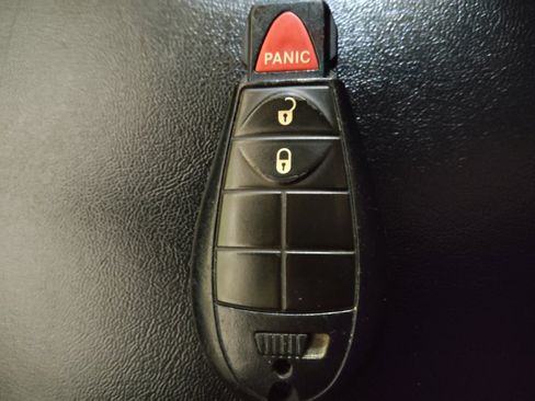 Used 2019 Jeep Cherokee Latitude w/ Popular Appearance Group FWD image 32