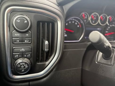 Used 2019 Chevrolet Silverado 1500 LT w/ Convenience Package AWD/4WD image 22