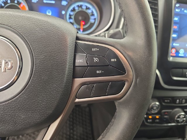 Used 2021 Jeep Cherokee Latitude Lux w/ Comfort/Convenience Group AWD/4WD image 31