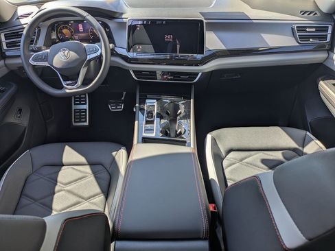 New 2026 Volkswagen Atlas Peak Edition image 2