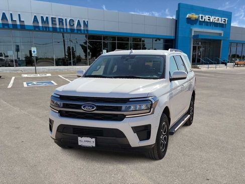 Used 2024 Ford Expedition XLT RWD image 1