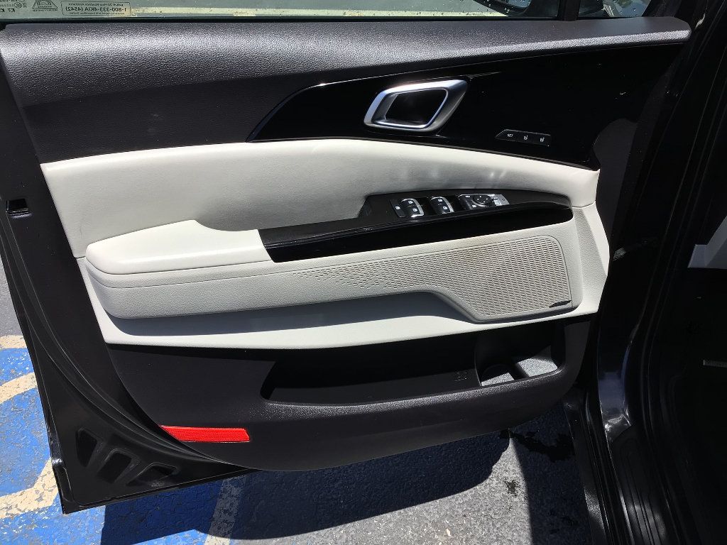 Used 2024 Kia Carnival SX Prestige FWD image 9