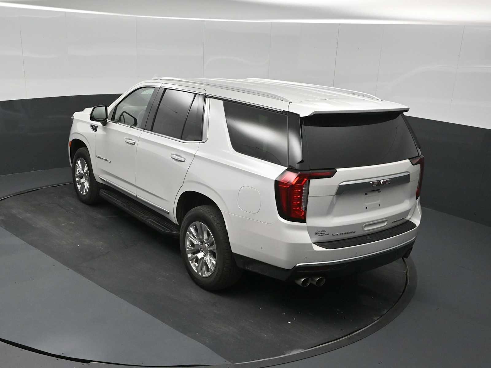 Used 2024 GMC Yukon Denali w/ Advanced Technology Package AWD/4WD image 21