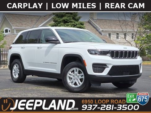 Used 2023 Jeep Grand Cherokee Laredo AWD/4WD image 1