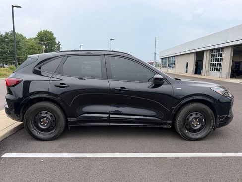 Used 2023 Ford Escape ST-Line Elite w/ Class II Trailer Tow Package AWD/4WD image 4