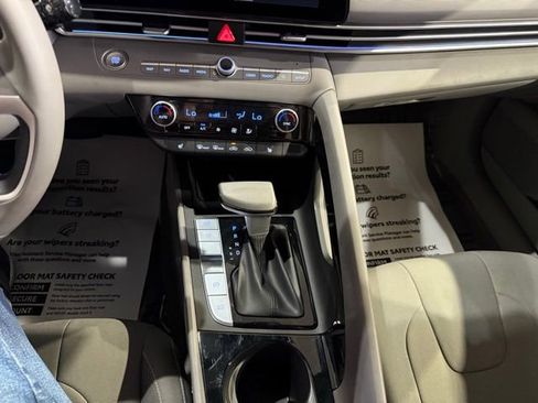 New 2025 Hyundai Elantra SEL FWD image 23