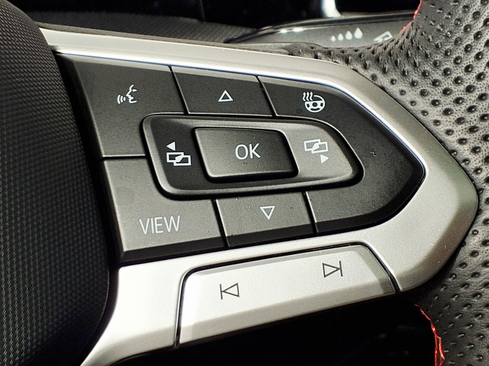 Used 2025 Volkswagen GTI SE FWD image 19