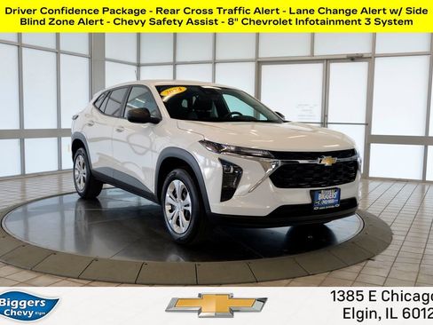 Used 2024 Chevrolet Trax LS w/ Driver Confidence Package FWD image 1