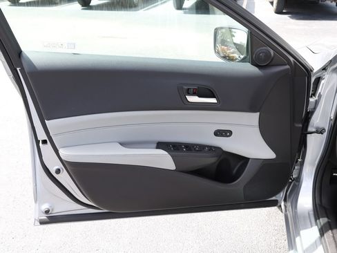 Used 2019 Acura ILX FWD image 10