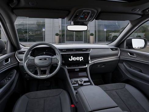 New 2026 Jeep Grand Cherokee Altitude image 14