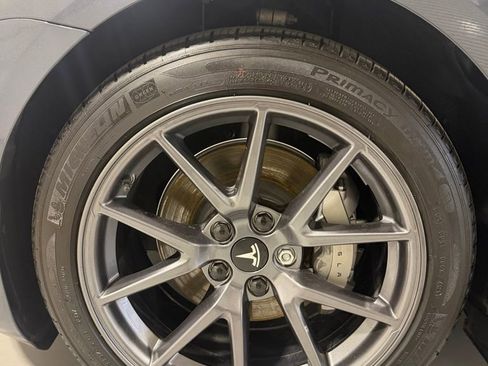 Used 2022 Tesla Model 3 Long Range AWD/4WD image 3