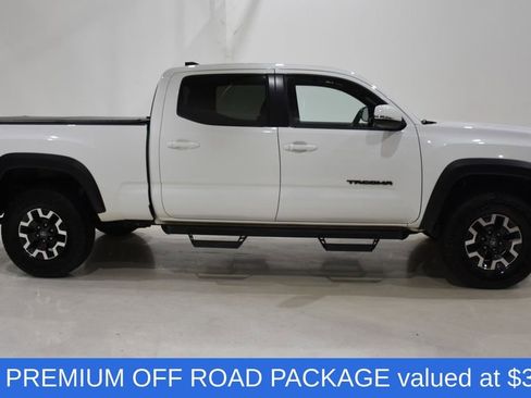 Used 2022 Toyota Tacoma TRD Off-Road w/ TRD Premium Off Road Package image 3