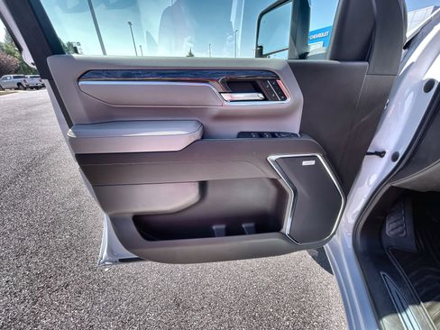 Certified 2024 Chevrolet Silverado 2500 LTZ w/ LTZ Convenience Package image 23