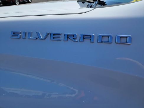 Used 2022 Chevrolet Silverado 1500 LT AWD/4WD image 11