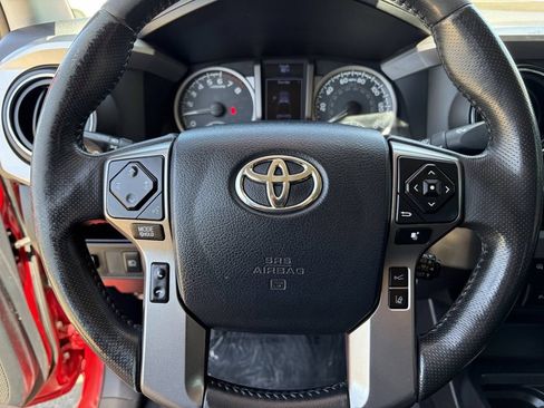 Certified 2018 Toyota Tacoma SR5 RWD image 35