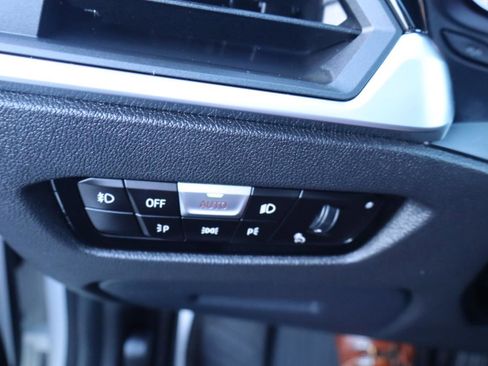 Used 2019 BMW 330i Sedan w/ M Sport Package RWD image 26