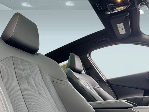 Used 2025 BMW X3 xDrive30i w/ Premium Package image 16