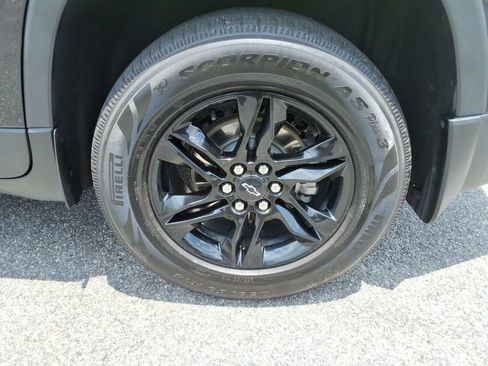 Used 2022 Chevrolet Traverse LT w/ Midnight/Sport Edition AWD/4WD image 11