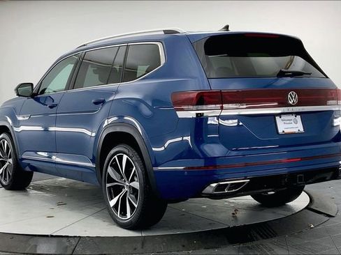 Used 2025 Volkswagen Atlas SEL Premium R-Line image 12