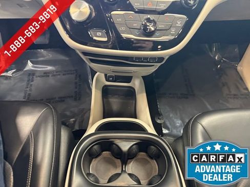 Used 2023 Chrysler Pacifica Touring-L FWD image 15