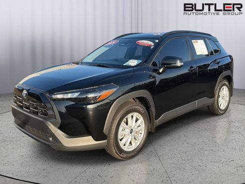 Certified 2026 Toyota Corolla Cross LE FWD image 1