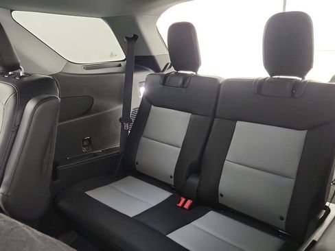 Used 2023 Ford Explorer XLT w/ Equipment Group 202A AWD/4WD image 33