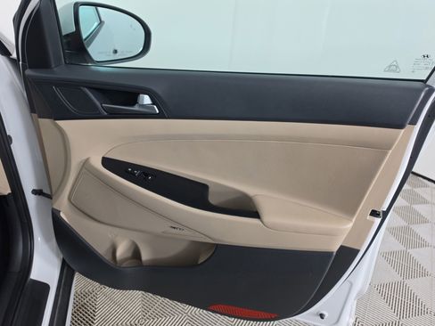 Used 2017 Hyundai Tucson SE Plus AWD/4WD image 47